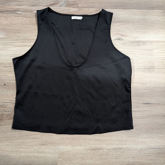 Good American Women's 6 (3XL), Cropped Deep V-Neck Black Tank Top - Picture 2 of 5
